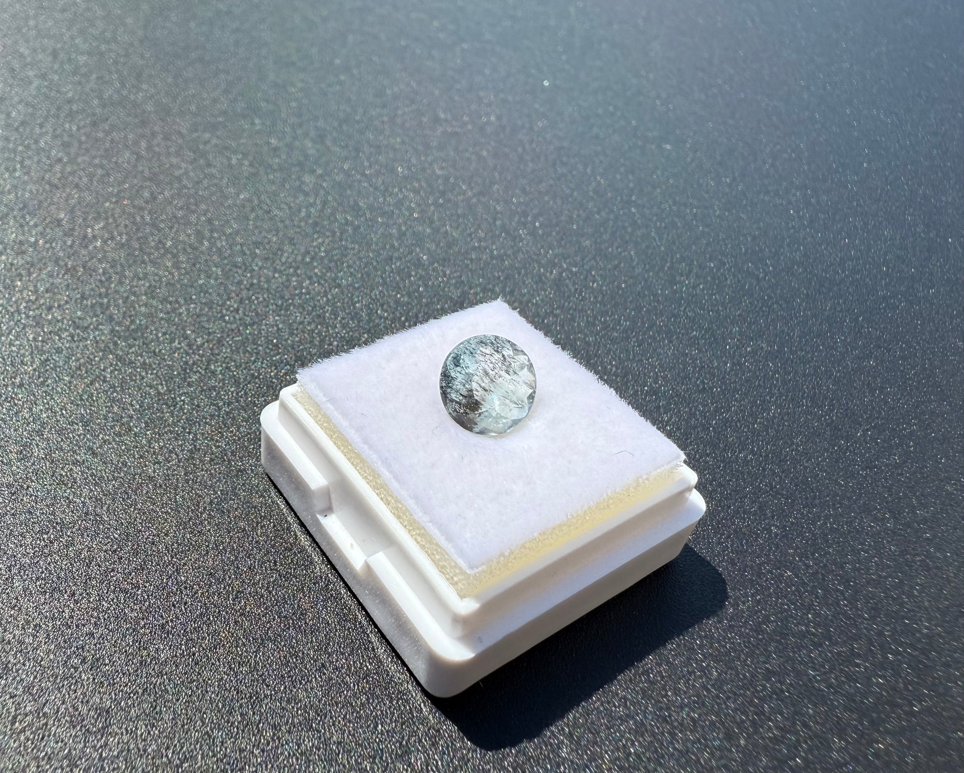 Natural Aquamarine Round Cut