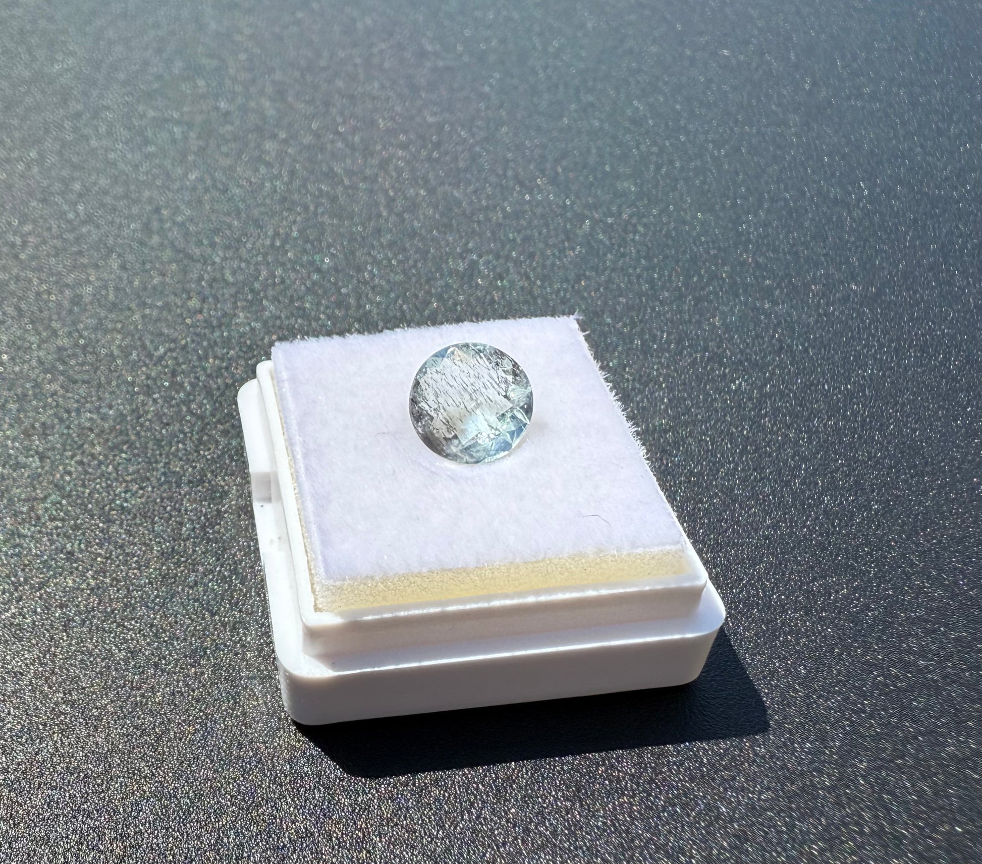 Natural Aquamarine Round Cut